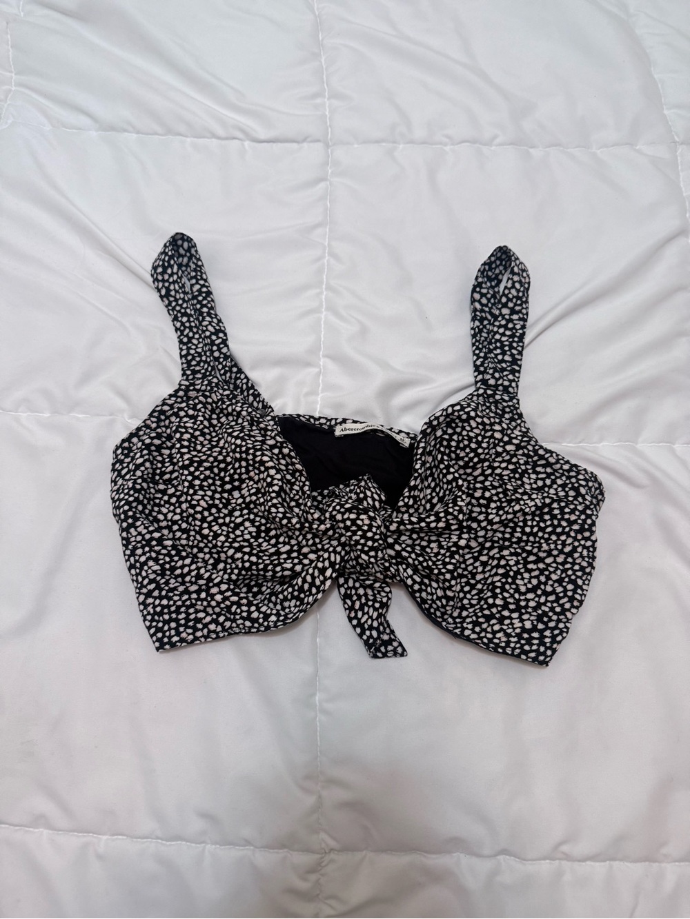 Abercrombie & Fitch Black and White Tie-Front Crop Top